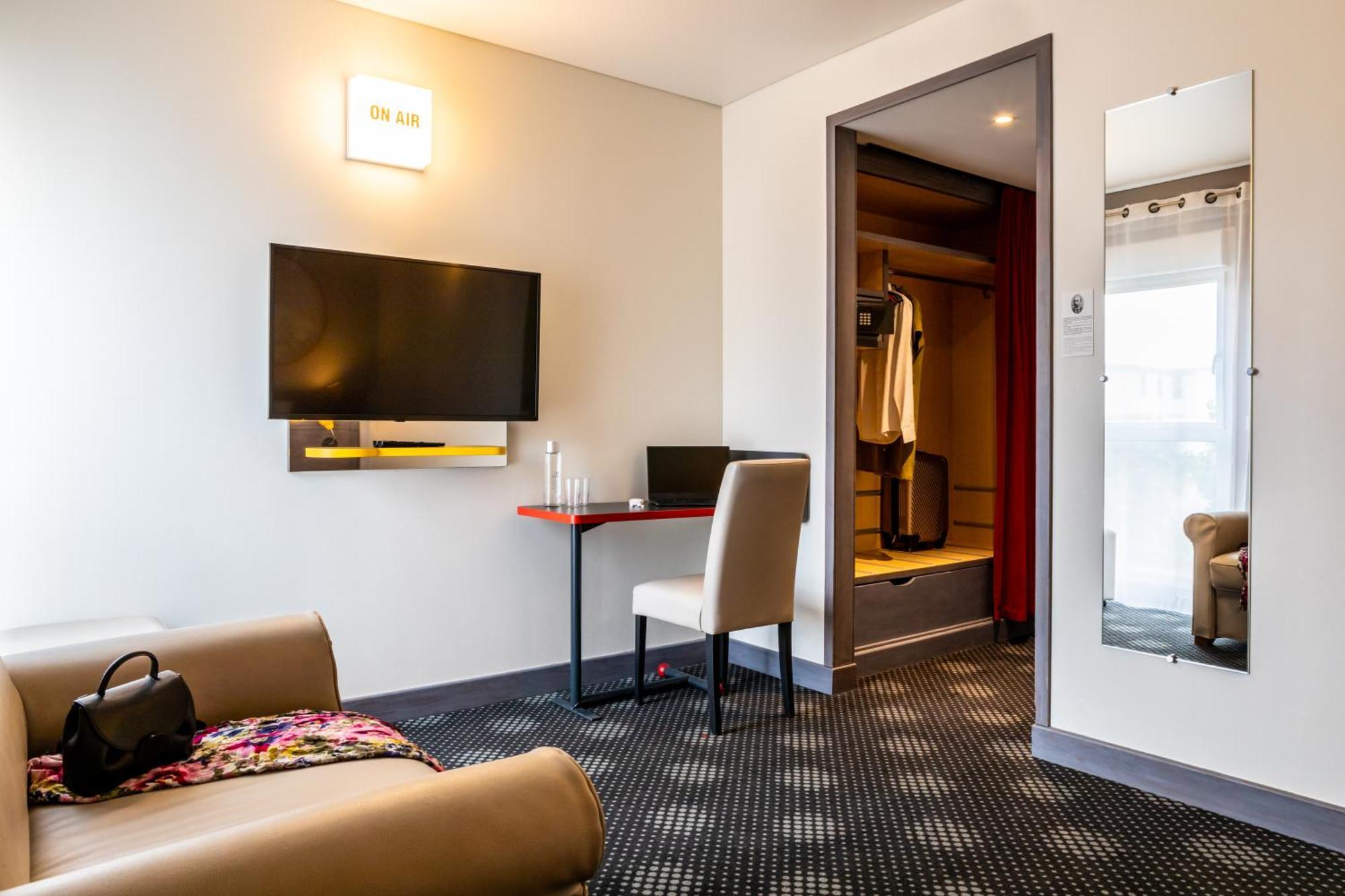 Ibis Styles Paris Mairie De Montreuil Hotel Montreuil  Exterior photo